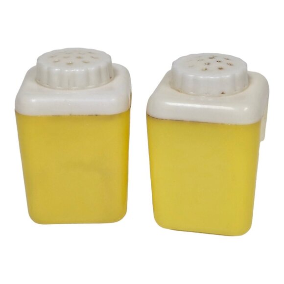Vintage 50s Salt & Pepper Yellow Shakers Mid-Century Modern Diner Style - Picture 3 of 6